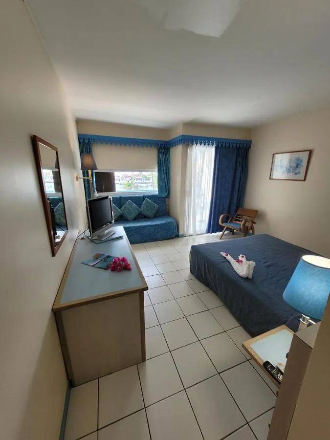 לה טרואז אילט Hotel Carayou Piscine Et Spa 0*, לה טרואז אילט מרטיניק